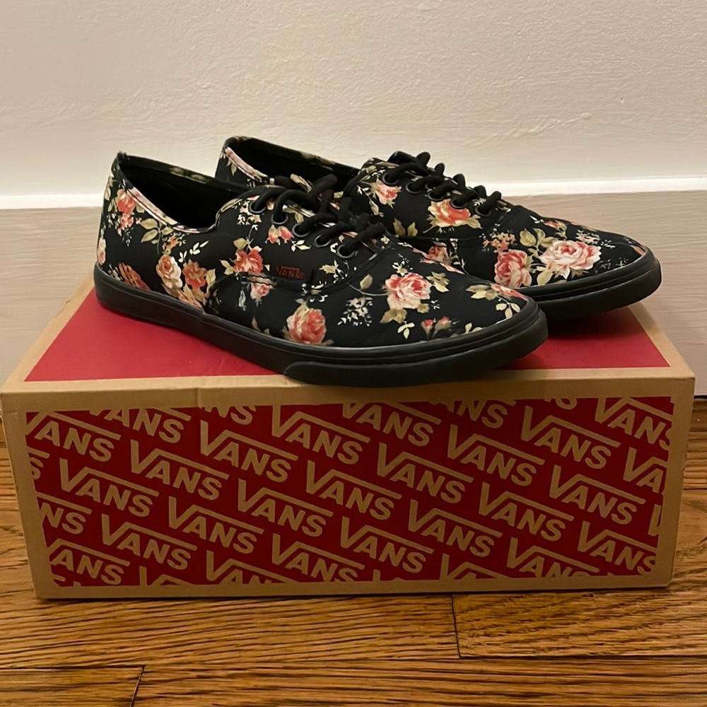 NWOT All-black floral lace-up Vans